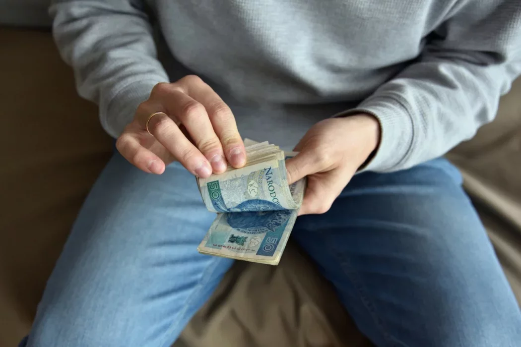 Obniżka stóp procentowych wydaje się przesądzona. Ale jej sensowność pozostawia wiele do życzenia