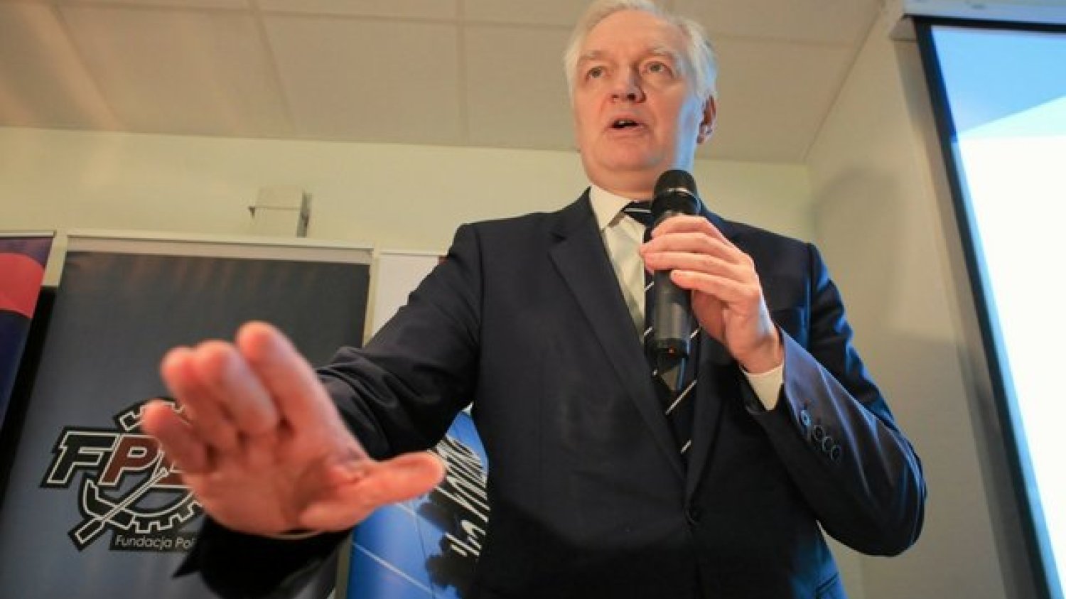 Gowin wyciąga rękę do mikroprzedsiębiorców