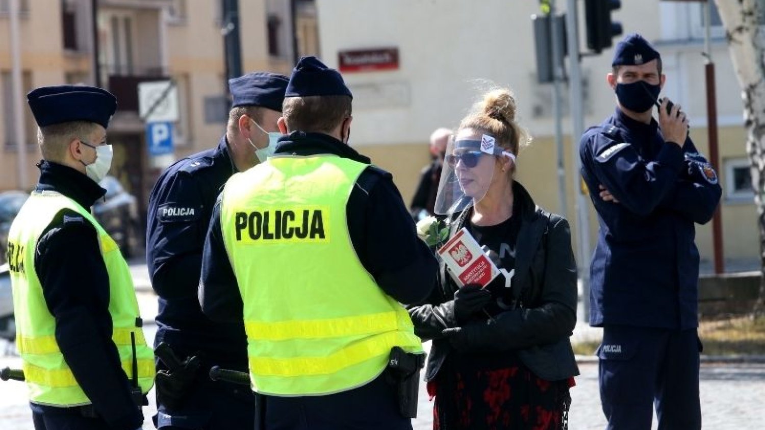 Sądy wskazują przede wszystkim na to, że covidowe rozporządzenia są niezgodne z konstytucją.