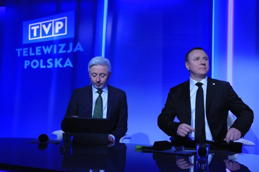 Szefowie TVP: wiceprezes Maciej Stanecki i prezes Jacek Kurski. Telewizja publiczna może przejąć pozostałości platformy Showmax w polskim internecie.