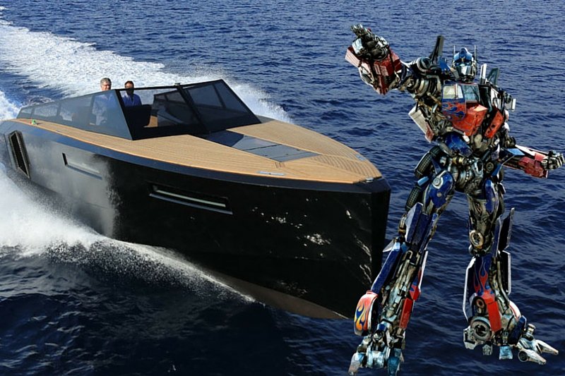 Nowoczesną motorówkę produkcji Evo Yachts można składać niczym robota z serii "Transformers".