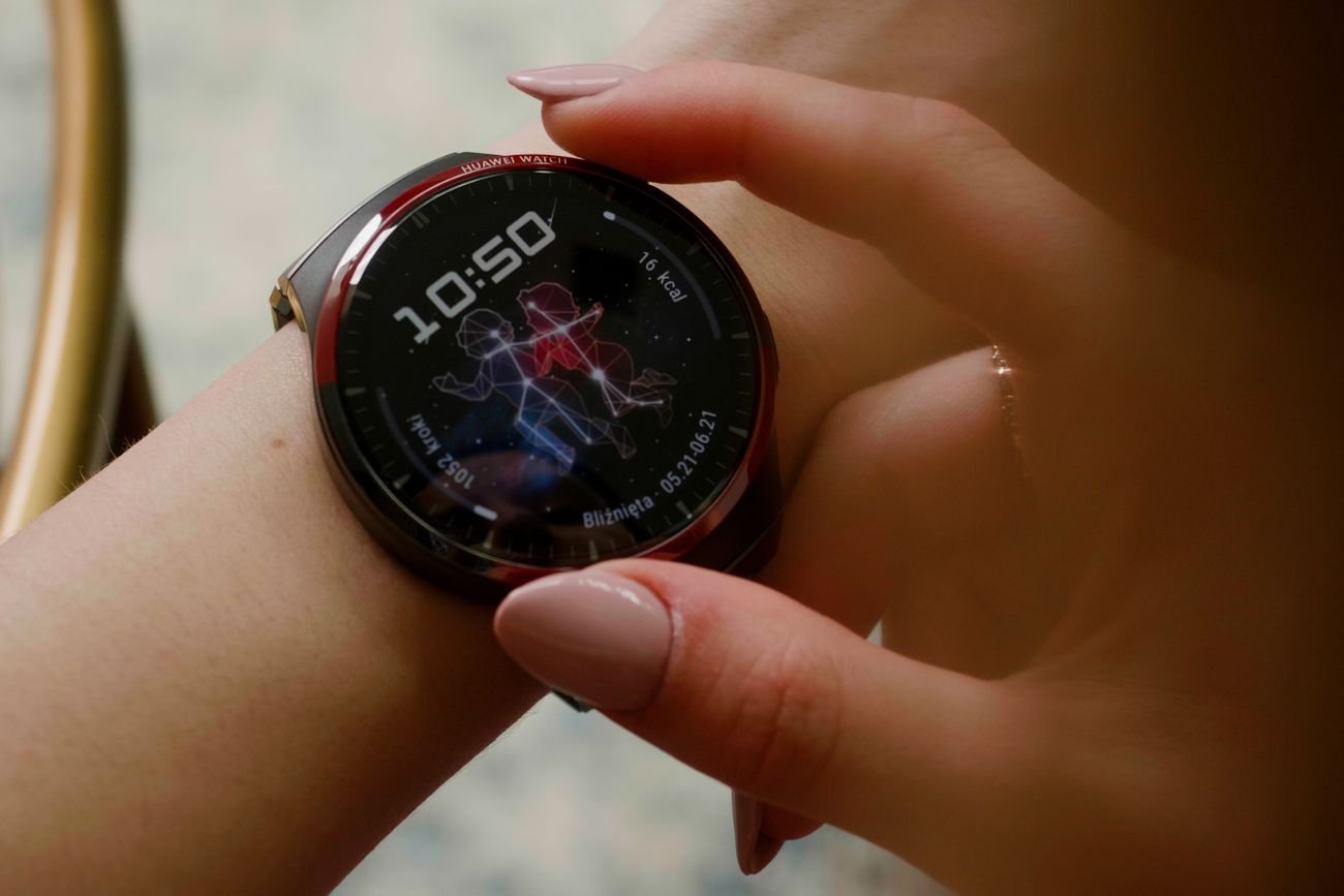 HUAWEI WATCH 4 Pro Space Edition to odświeżona wersja najbardziej zaawansowanego i dopracowana smarwatcha chińskiego producenta.