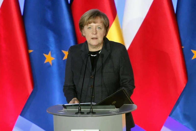Angela Merkel twierdzi, że odpowiedzią na terroryzm może być tylko demokracja.
