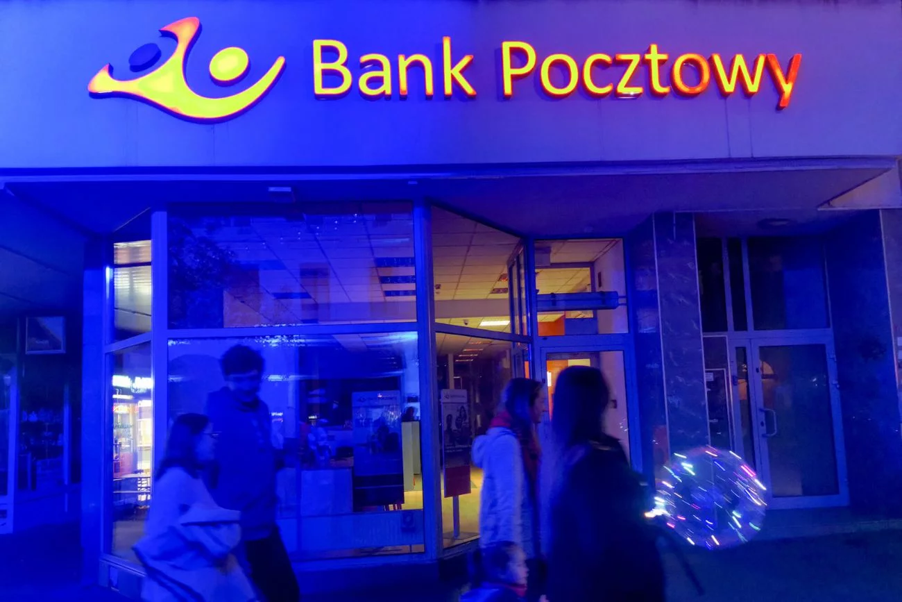 Poczta Polska przegrywa z konkurencją. Nie pomagają jej nieprawidłowości w przeprowadzanych inwestycjach.