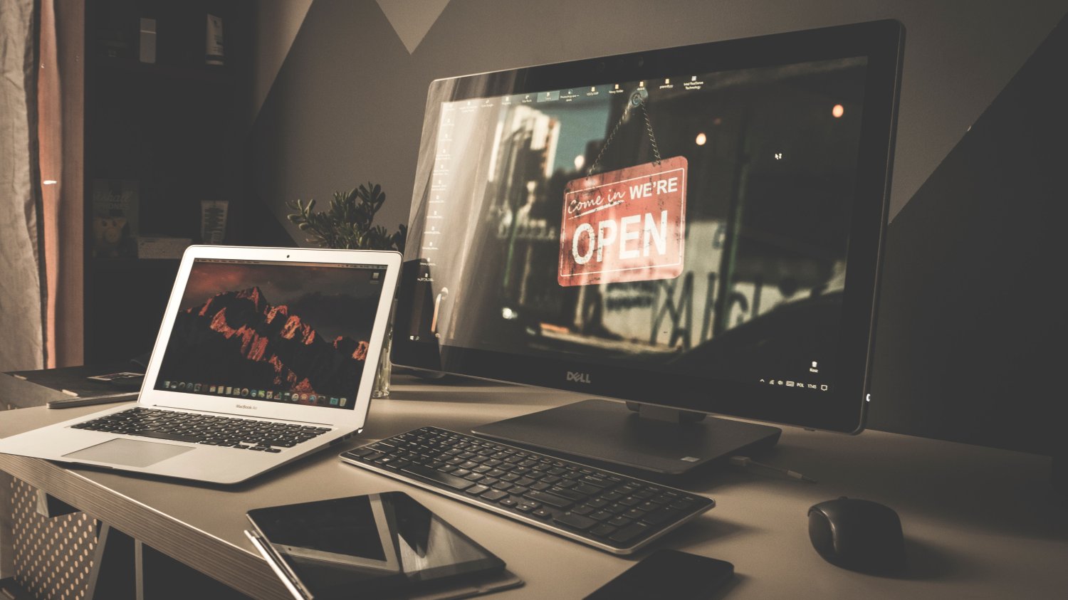 Ładowanie laptopa, telefonu i tabletu zupełnie bezprzewodowo? Start-up Guru twierdzi, że stworzył taką możliwość.