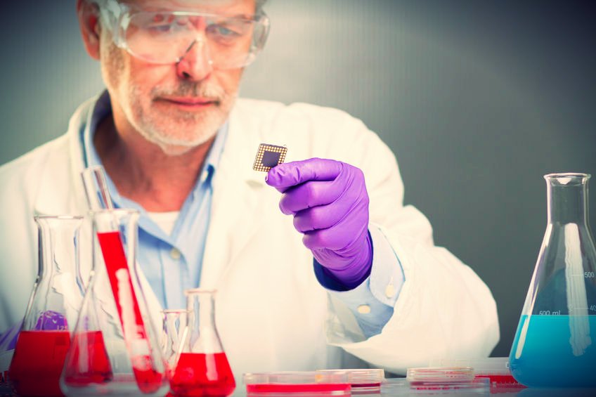 Start-up Epicenter oraz korporacja Newfusion postanowiły zaczipować swoich pracowników.