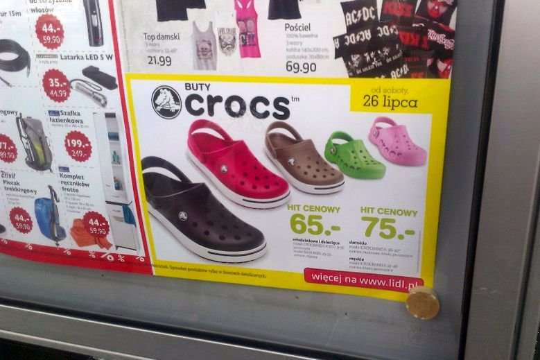 Producent Crocsów zamyka swoją ostatnią fabrykę. Co dalej z gumowymi butami?