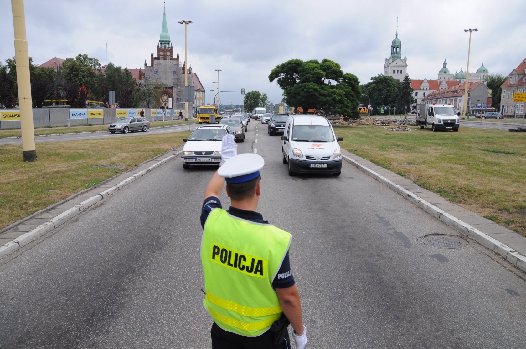 Policja pospieszająca kierowców? Rzeszowska drogówka będzie zachęcać kierowców do szybszego ruszania na zielonym świetle.