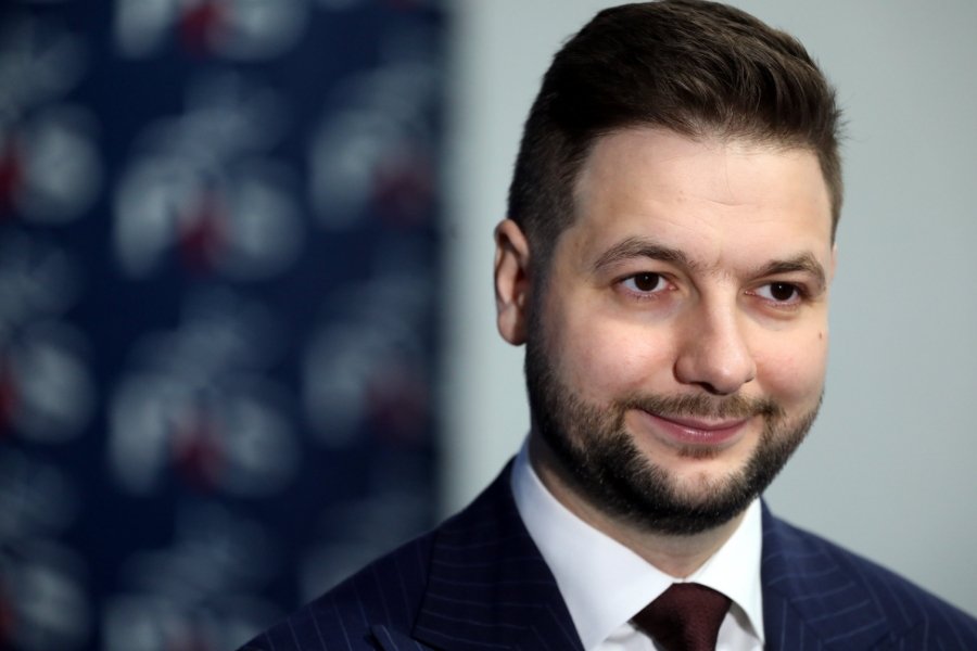 W Warszawie największym zainteresowaniem cieszy się kandydat Prawa i Sprawiedliwości, Patryk Jaki. Aż 60 proc. wyszukiwań związanych z kandydaturami dotyczy właśnie jego.