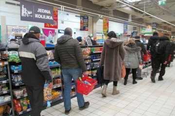 Zamożność Polaków leci na łeb na szyję