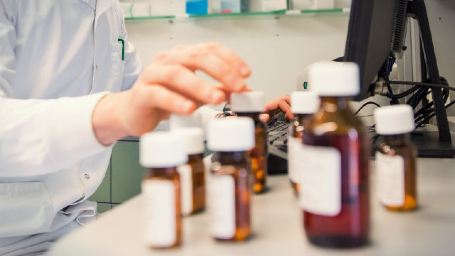Pacjenci są zakładnikami w negocjacjach pomiędzy rządami a Big Pharmą – opowiada w rozmowie z „Dziennikiem Gazetą Prawną” Tomasz Latos