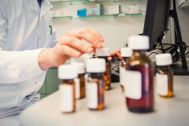 Pacjenci są zakładnikami w negocjacjach pomiędzy rządami a Big Pharmą – opowiada w rozmowie z „Dziennikiem Gazetą Prawną” Tomasz Latos