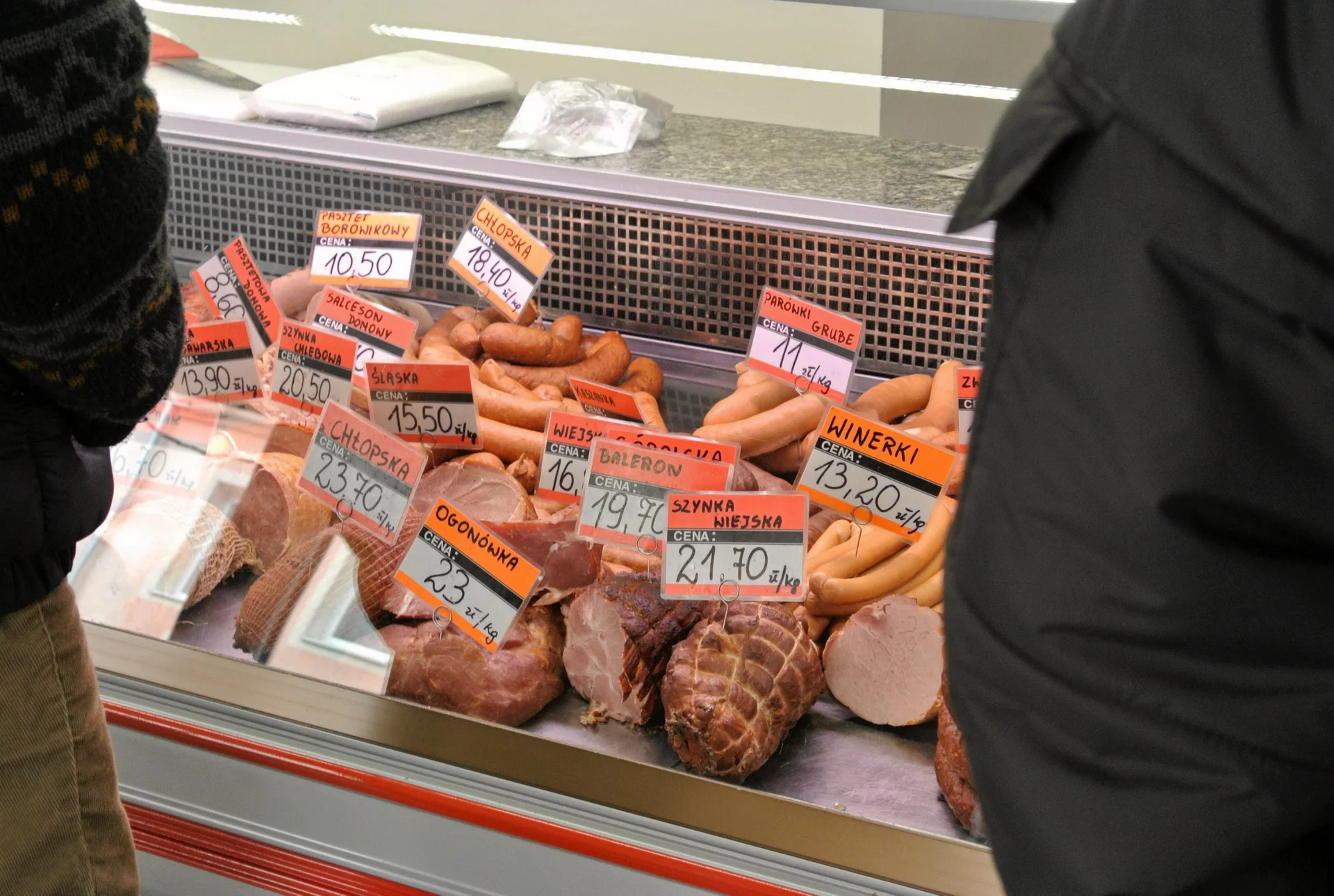 Tanie mięso może wkrótce się skończyć, gdy kraje zaczną pobierać od jego producentów podatek węglowy.