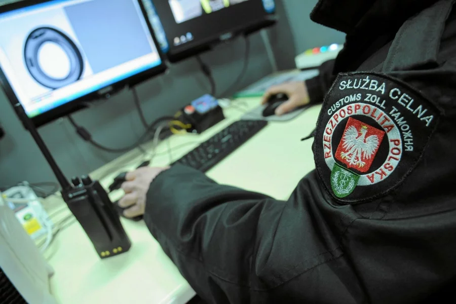 Uprawnienia do ścigania przestępców podatkowych będą mieli nie tylko celnicy, ale też policjanci i strażnicy miejscy.