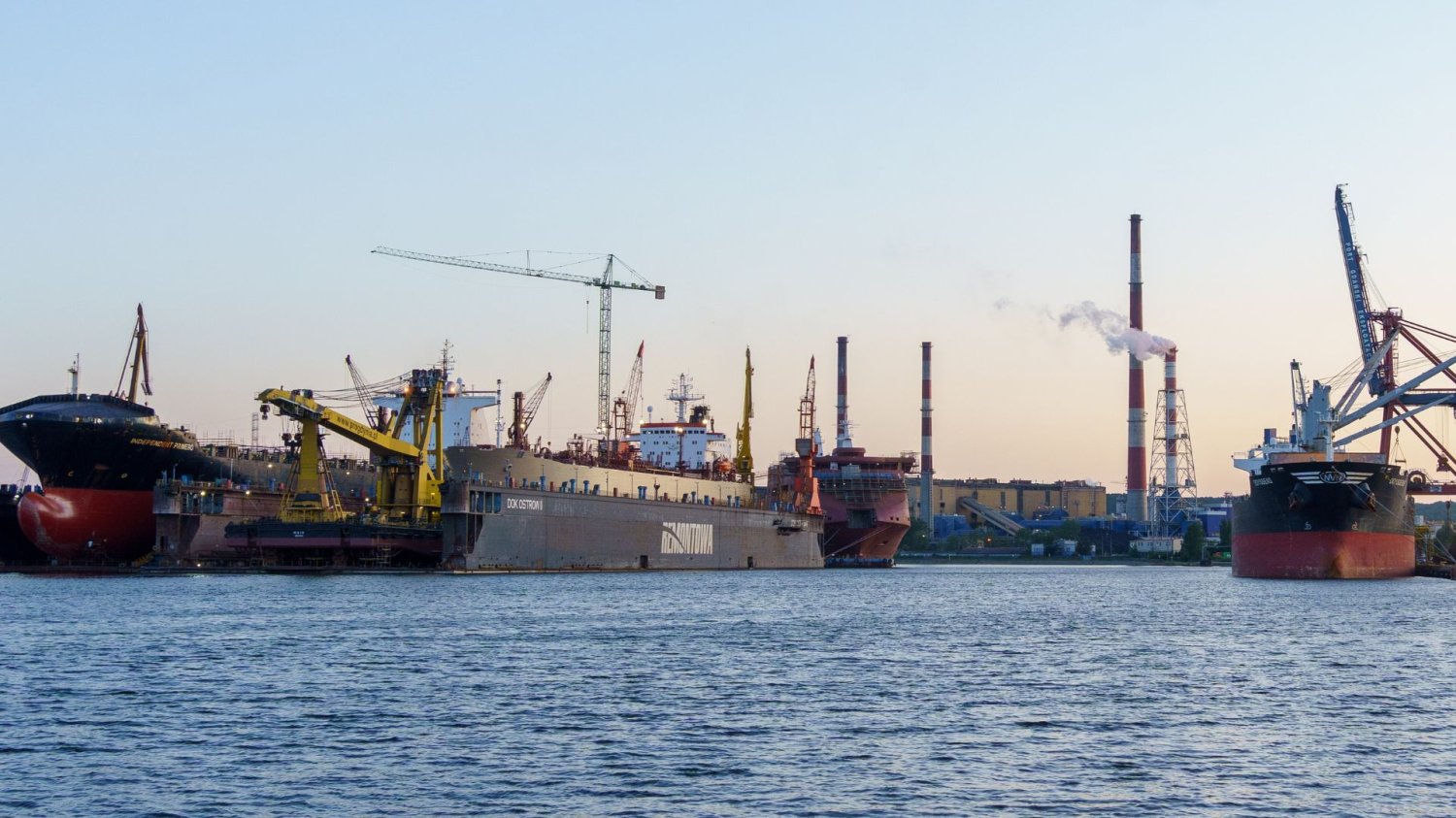Gdańska stocznia zbuduje prom dla Norwegów. Rozbijamy bank na fiordach. Stocznia Remontowa Shipbuilding w Gdańsku.