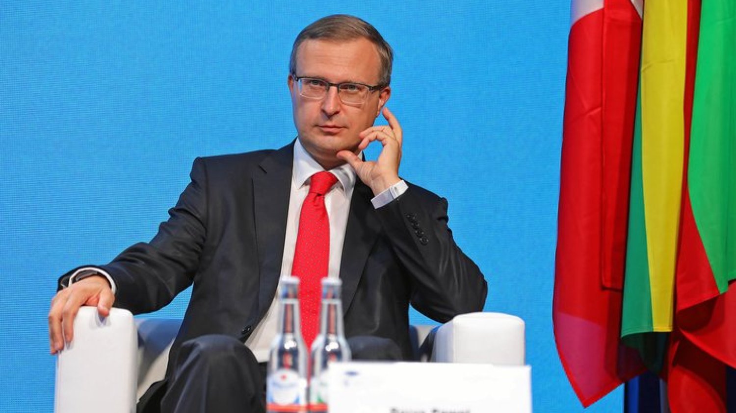 Szef PFR Paweł Borys zdementował doniesienia o tym, że rząd rozważa szukanie funduszy na "tarczę finansową" w oszczędnościach Polaków.