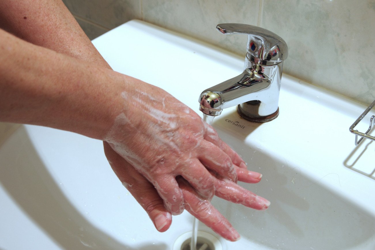 Marnujesz wodę w trakcie suszy? Gmina może nałożyć wysoką karę