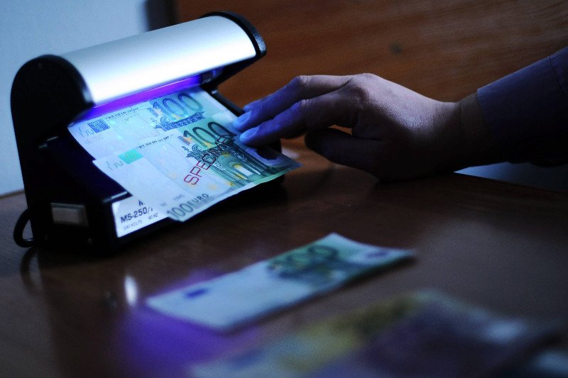 3 zespoły polskich naukowców docenione przez Komisję Europejską. Dostaną po 500 tys. euro.