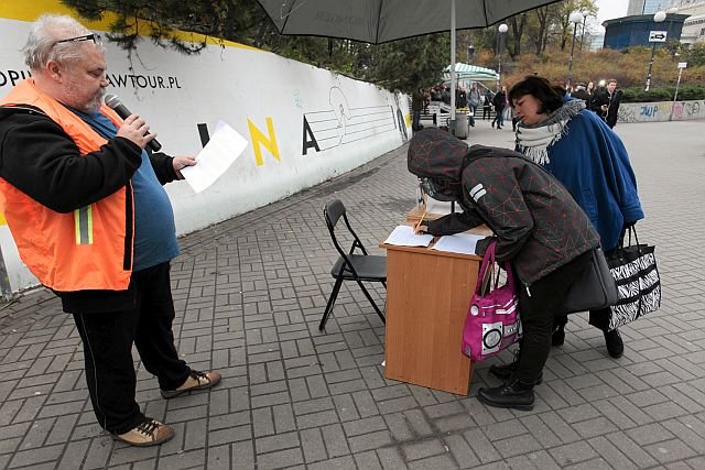 Jesienią 2016 roku Polaków poruszył Czarny Protest, w wielu miastach oraz w internecie zbierano podpisy pod petycją do polityków w sprawie zagwarantowania praw kobiet.