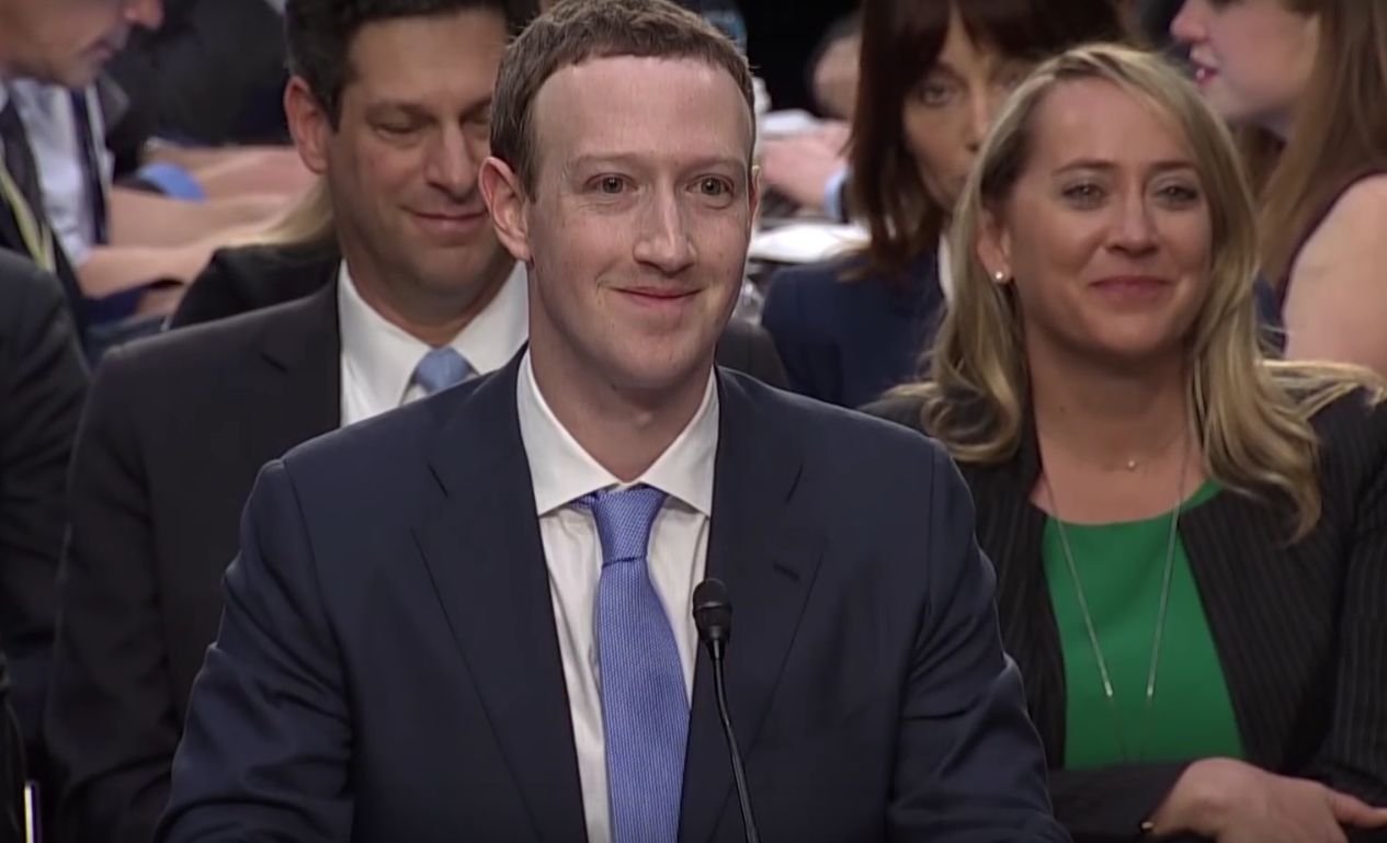 Dzięki zeznaniom Zuckerberga przed Kongresem, akcje Facebooka wzrosły na giełdzie.