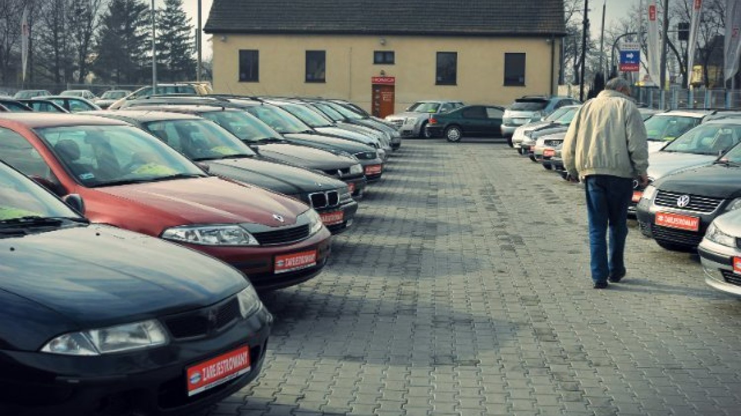 Urzędom zdarza się nadużywać nowe przepisy, dzięki którym nie muszą rozpisywać przetargów na dobra i usługi, których wartość nie przekracza 30 tys. euro