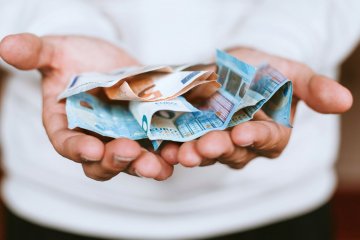 Kursy walut 18 kwietnia. Kurs dolara, euro, franka, funta