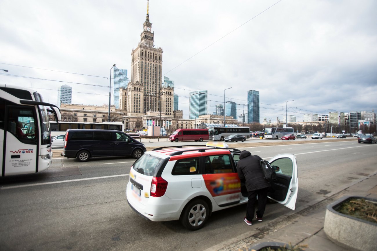 Kanceleria Premiera pracuje nad ustawą dotyczącą przewoźników z aplikacji