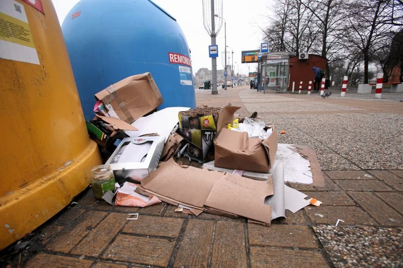 Ceny wywozu śmieci w niektórych samorządach wzrosły nawet o 300 proc.