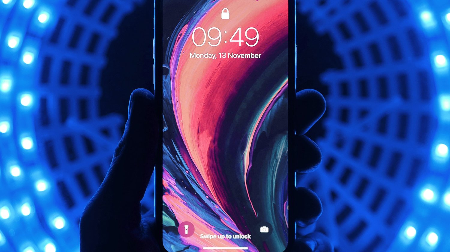 Gra Fornite została zakazana przez Apple i Google. Teraz użytkownicy, którzy mieli ją wcześniej na iPhone'ach, próbują zarobić na odsprzedaży