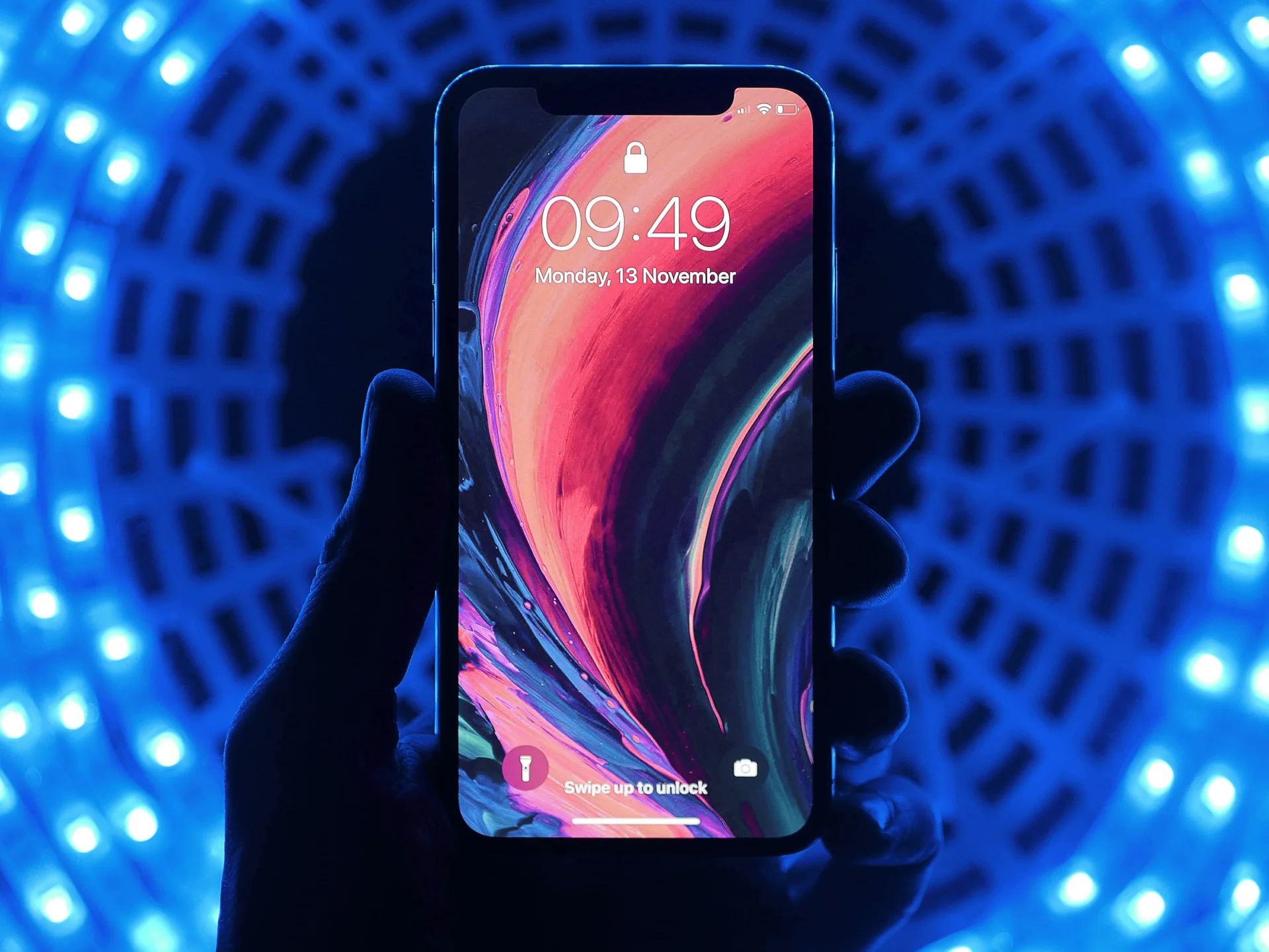 Gra Fornite została zakazana przez Apple i Google. Teraz użytkownicy, którzy mieli ją wcześniej na iPhone'ach, próbują zarobić na odsprzedaży