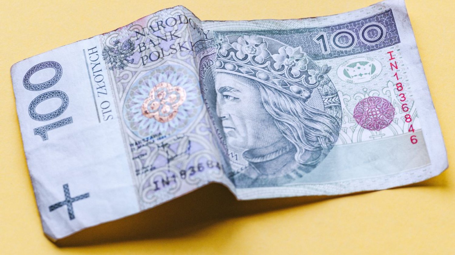 Z poprzedniej obniżki stóp złoty wyszedł bardzo poturbowany. Teraz ktoś zadbał o jego lepszą formę