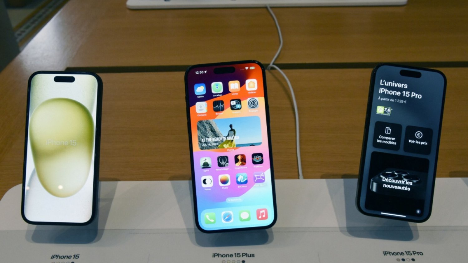 iPhone 15.