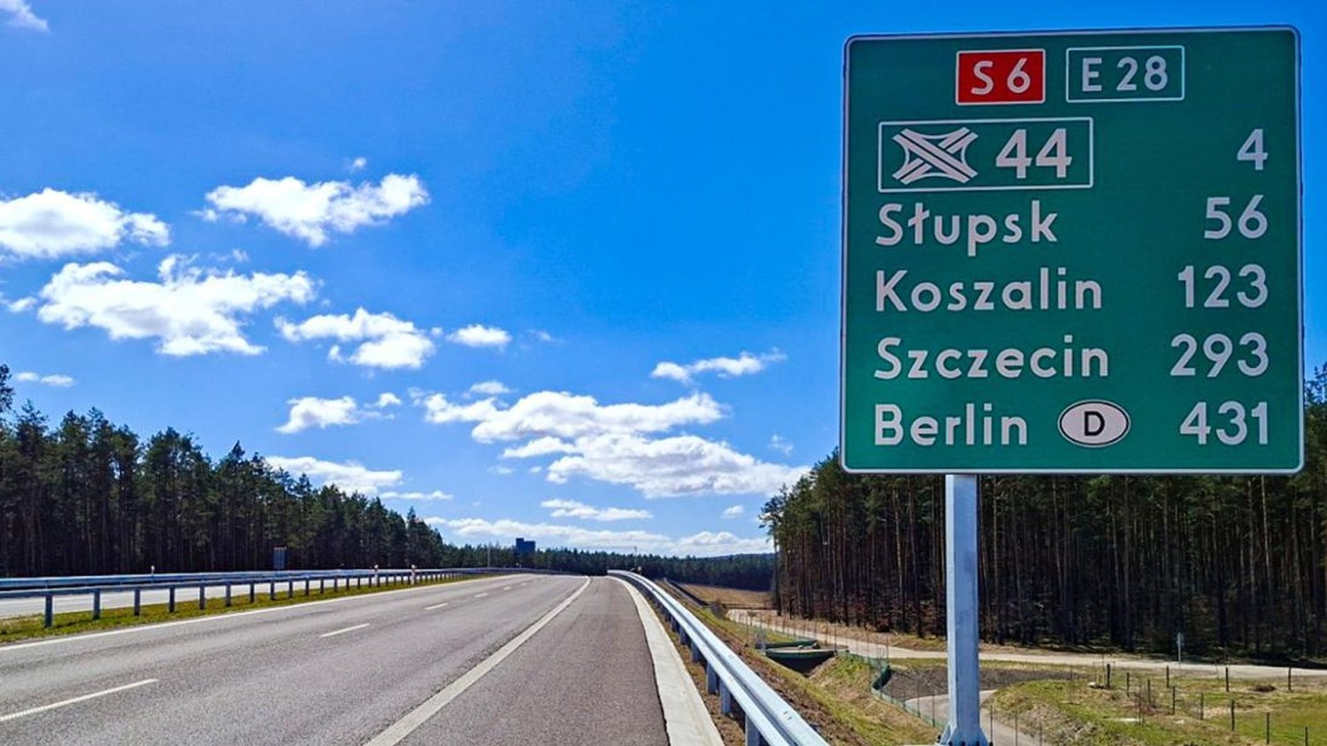 S6 i A2 gotowe na majówkę. Urzędnicy tną wstęgi, kierowcy ruszają na podbój nowych tras Trasa S6 gotowa na majówkę