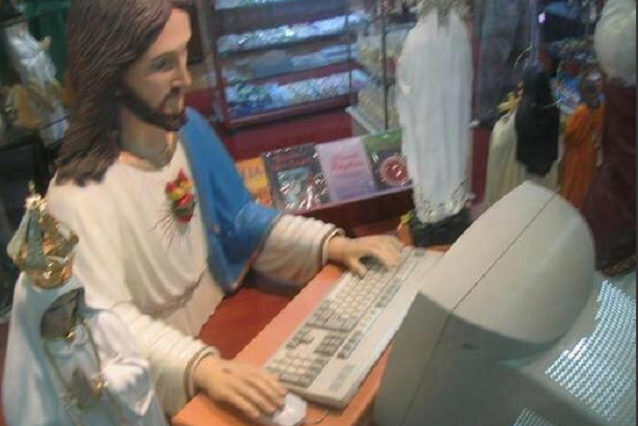 Kto by pomyślał, że memy staną się popularniejsze od Jezusa?