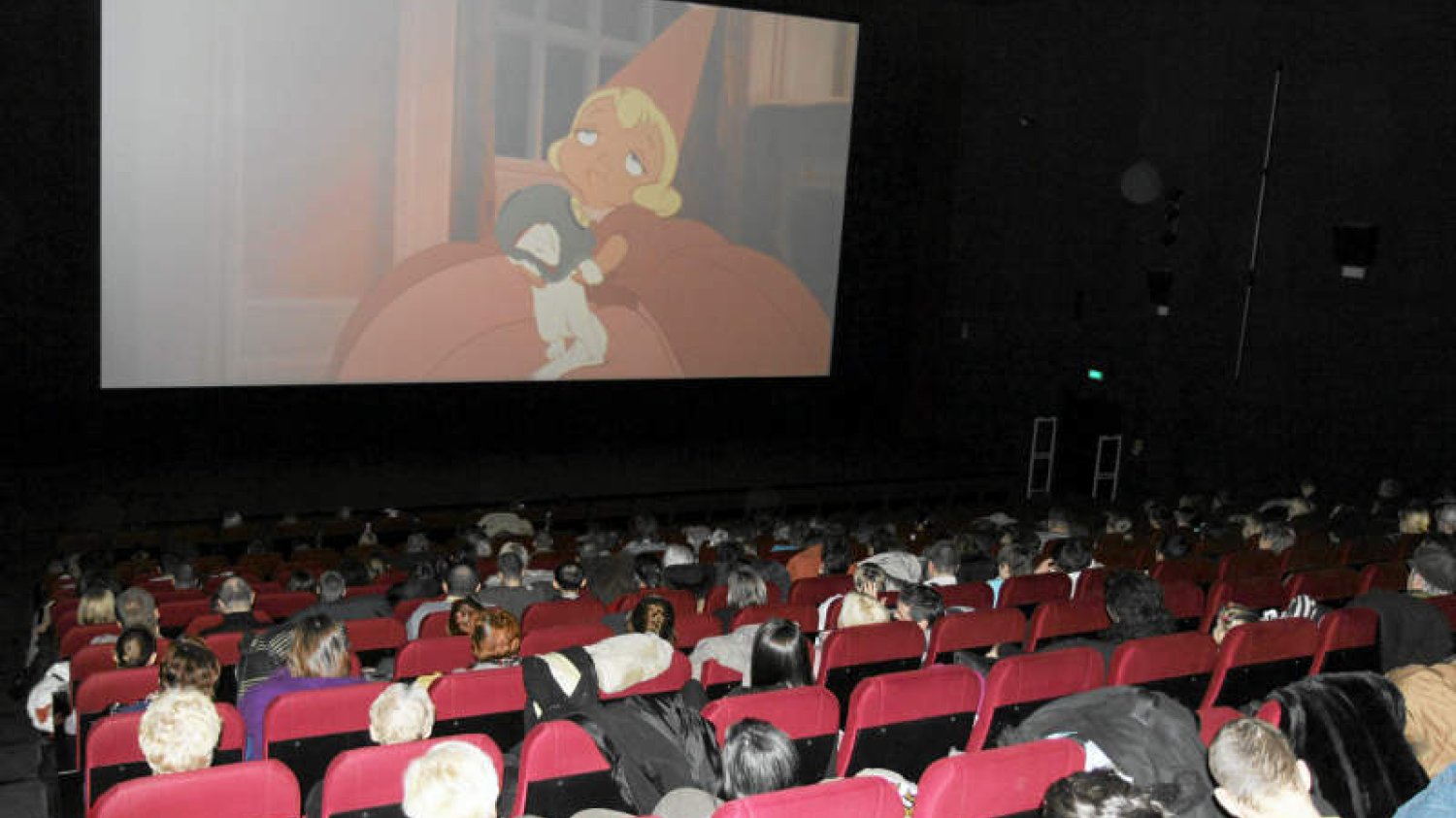 Pokaz filmu z audiodeskrypcją