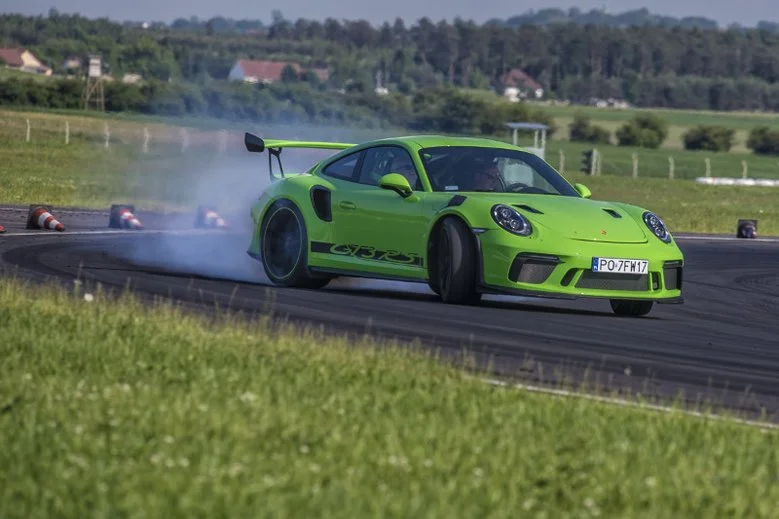 Porsche 911 GT3 RS będzie pierwszym seryjnie produkowanym autem z oknami ze szkła Gorilla Glass.