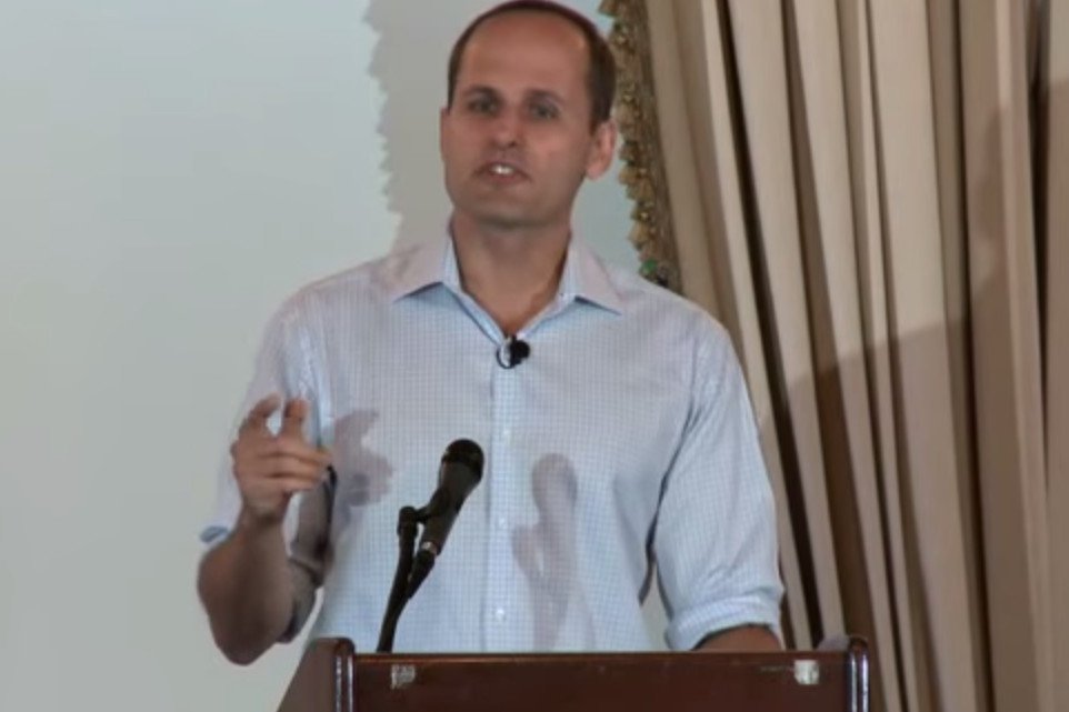 Kierownik HR Google: Istnieje prosta metoda na zwiększenie wydajności pracowników. Wystarczy zadawać im odpowiednie pytania.