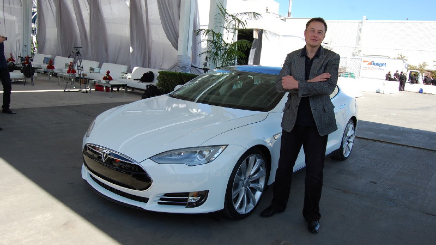 Czy wkrótce We Wrocławiu samochody elektryczne, takie jak np. Tesla
produkowana przez firmę Elona Muska, staną się codziennością ruchu miejskiego?