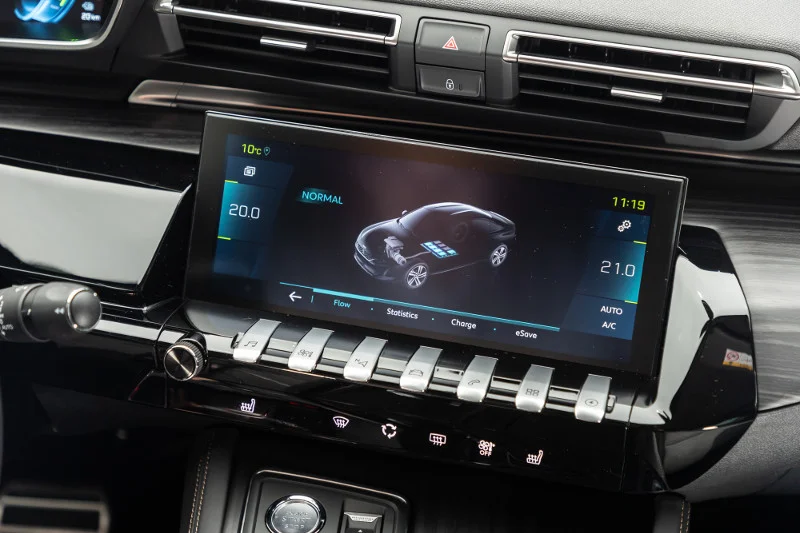 Pojemnościowy ekran dotykowy 10’’ HD w modelu Peugeot 508 SW