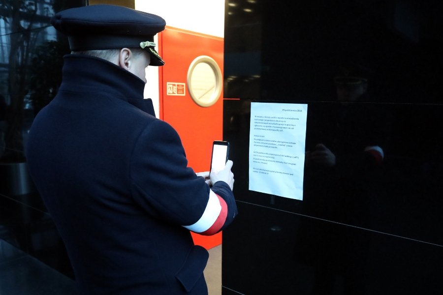 Po nieudanych rozmowach we wtorek, strajk w PLL LOT został przedłużony - na początek o kolejną dobę.