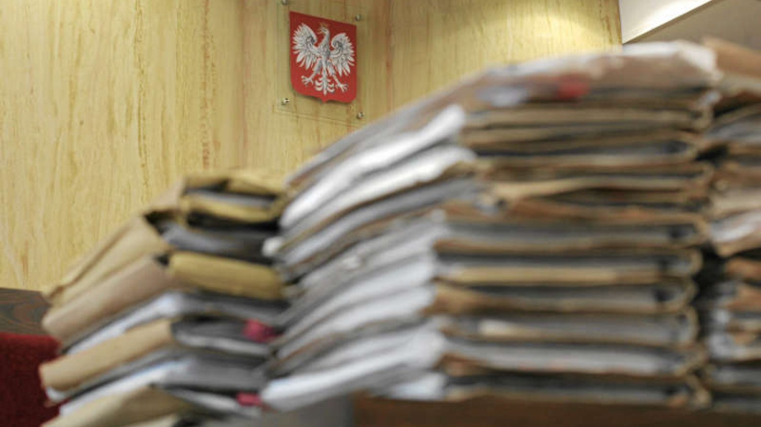 Biznes po polsku: przedsiębiorcy na biurokrację tracą co najmniej 4h dziennie. Gospodarkę kosztuje to 200 mld zł rocznie