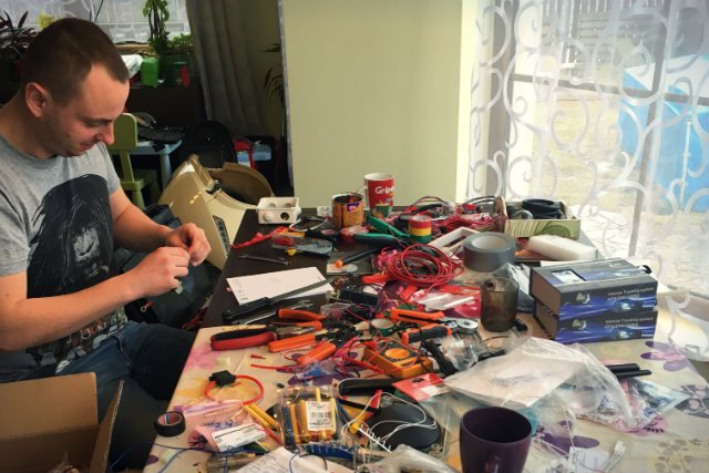 Pierwsze skutery Blinkee konstruowane były w mieszkaniu