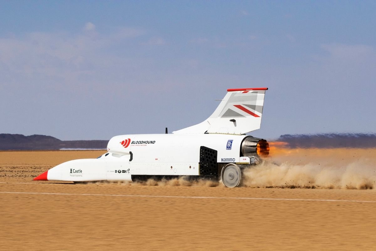 Bloodhound LSR ma szansę już niedługo pobić lądowy rekord prędkości.