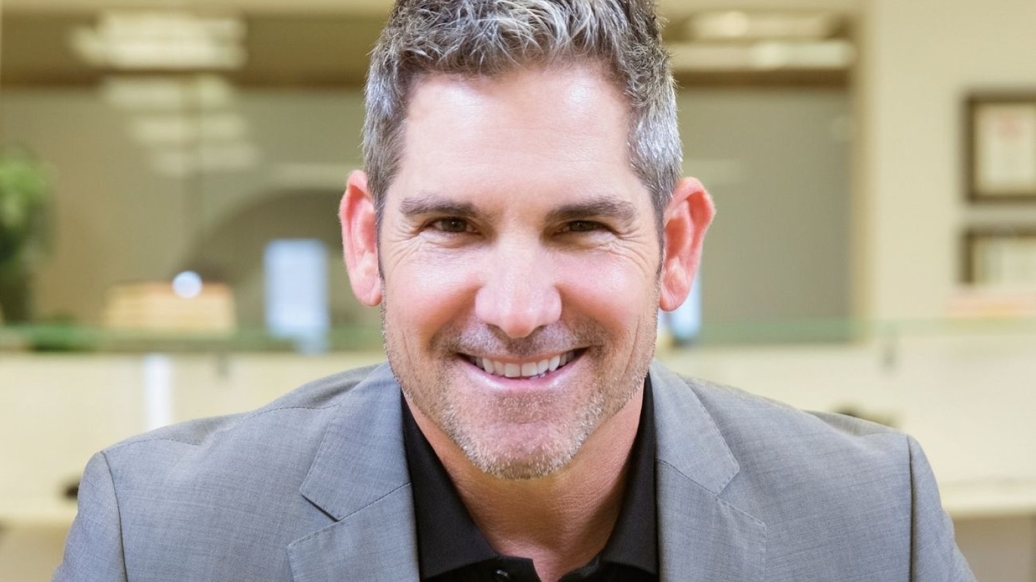 Grant Cardone zaczynał swoją karierę jako sprzedawca. Dziś jest milionerem