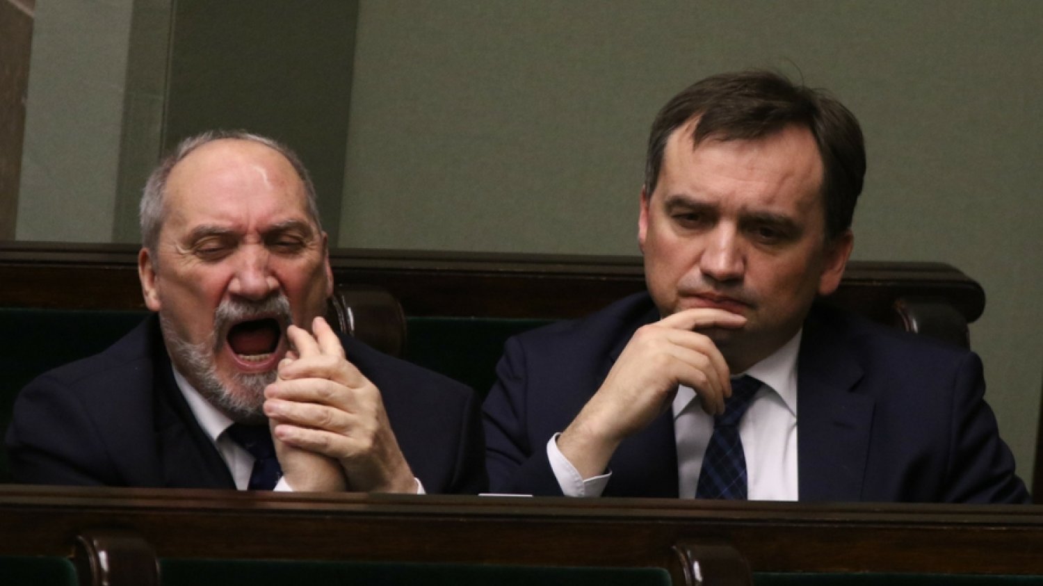 Antoni Macierewicz i Zbigniew Ziobro podczas obrad Sejmu.