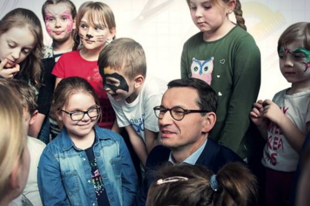 W taki sposób wyglądają ulotki, które zostały rozdane dzieciom pod koniec roku szkolnego