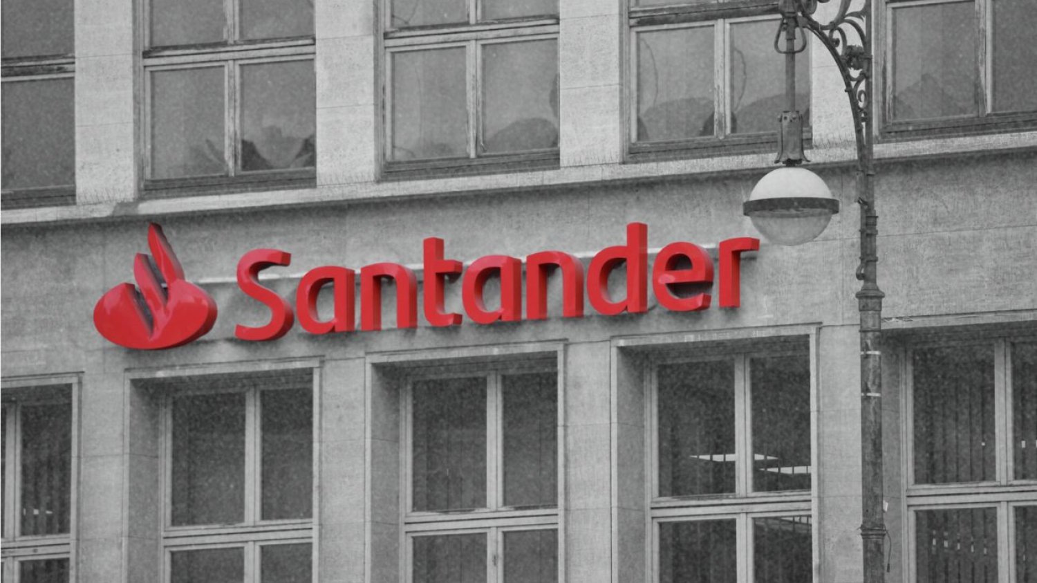 Według doniesień portalu Bloomberg część udziałów polskiego Santandera ma zostać przejęta przez austriacki bank. 
