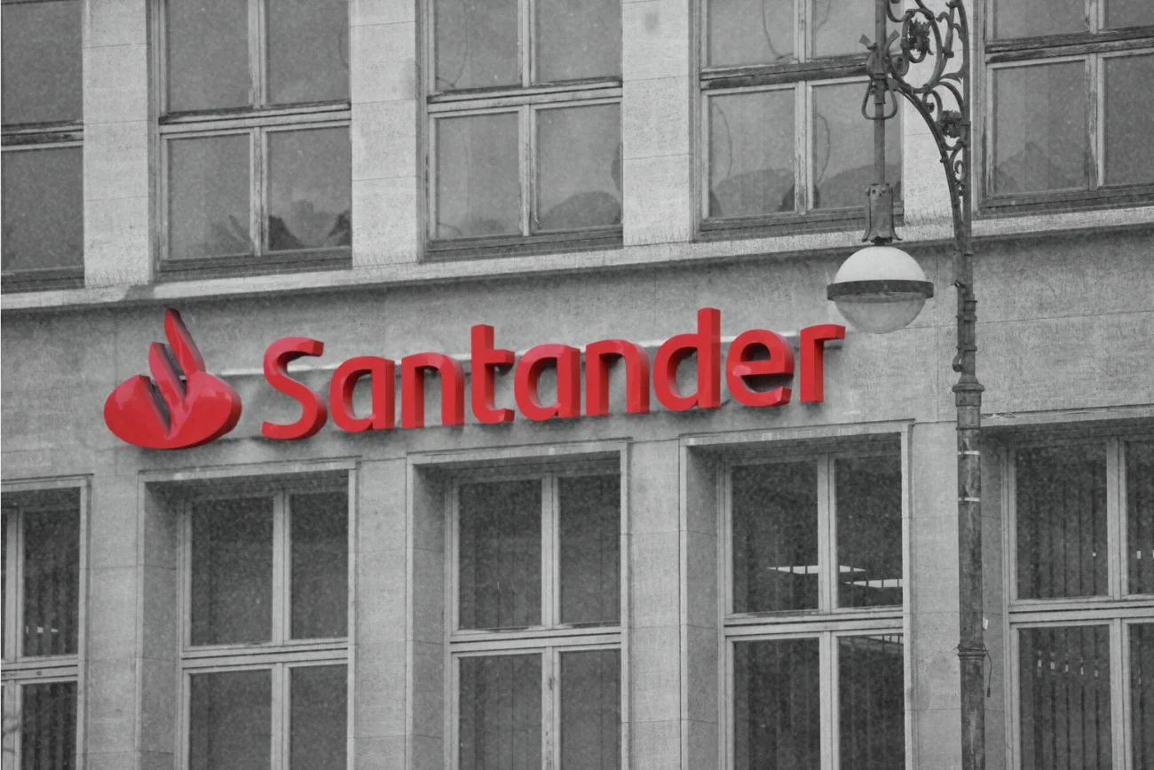 Według doniesień portalu Bloomberg część udziałów polskiego Santandera ma zostać przejęta przez austriacki bank.