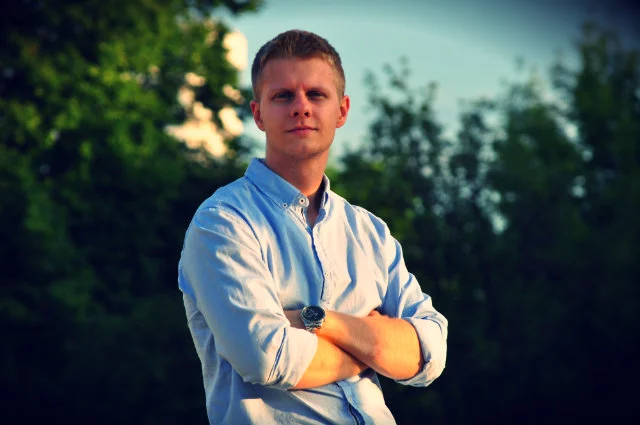 Łukasz Krysztopik stworzył start-up Nauczymy Cię, bo chciał zarobić na utrzymanie wymarzonego auta.