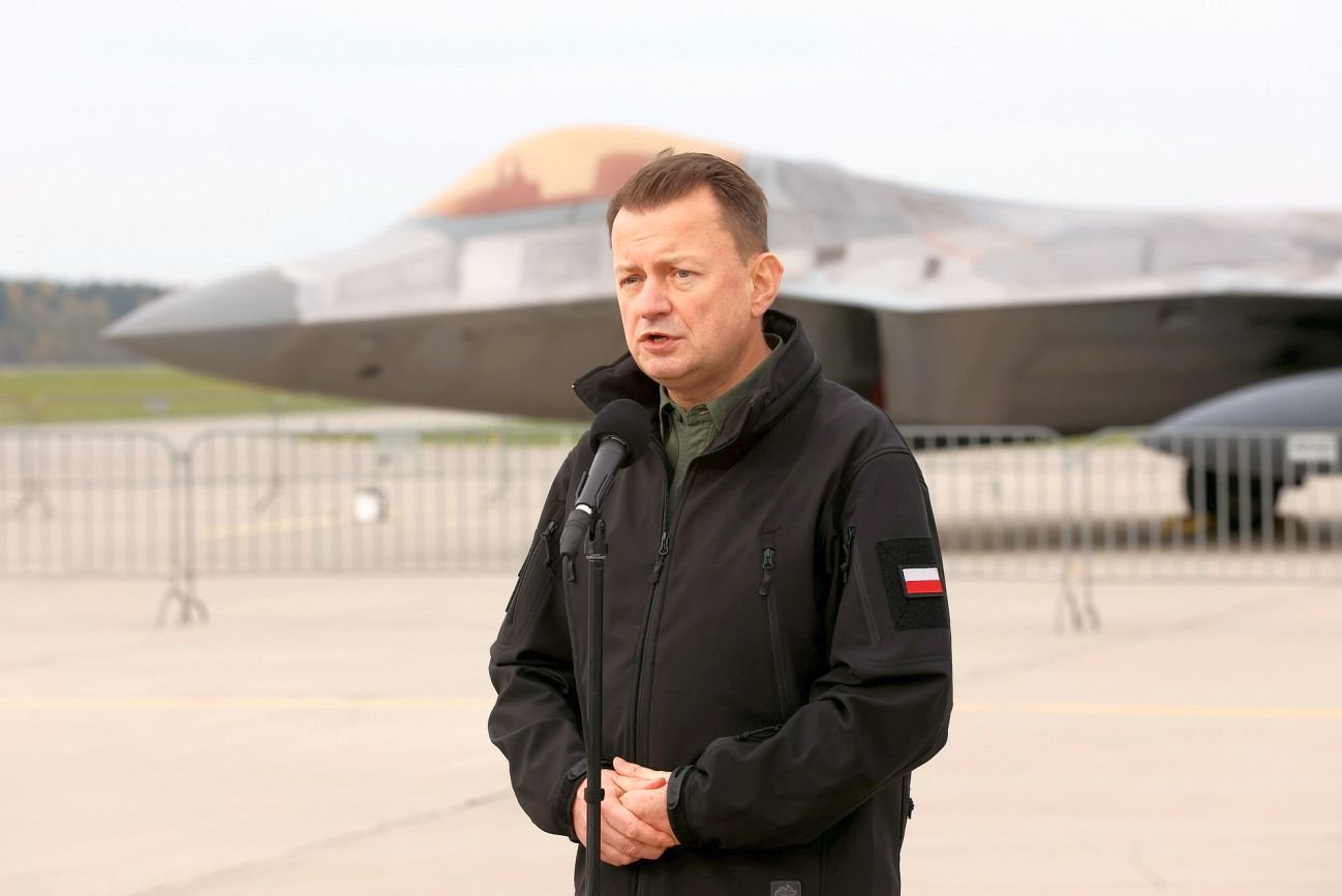 BGK odwołał sprzedaż obligacji. Pieniądze z nich miały iść na zakupy Błaszczaka